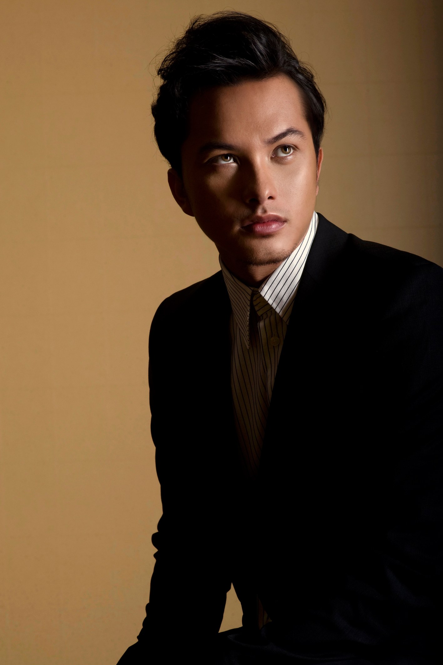 nick_RITZ_BLACKSUIT_1
